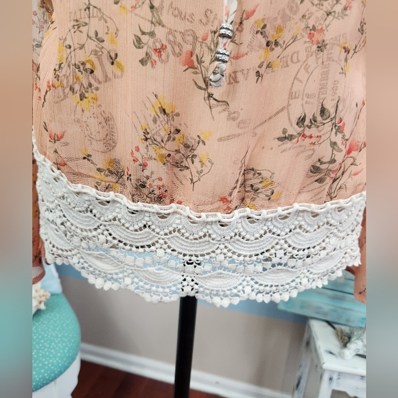 Taylor and Sage Floral Lace Boho Top - Picture 6 of 6